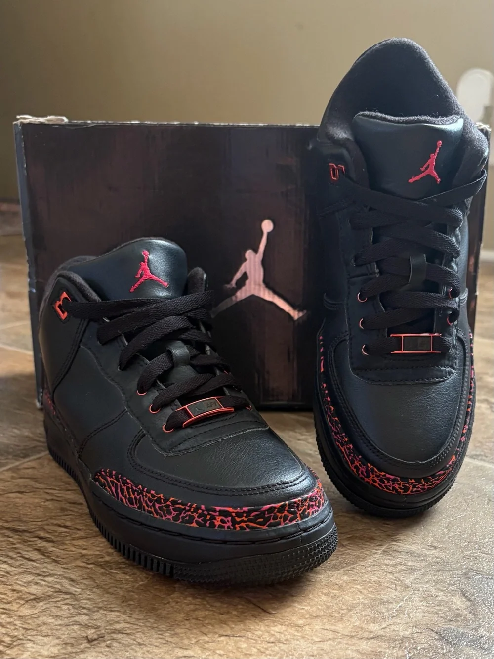 Air Jordan 3 (GS) Retro Black/Berry Sneakers